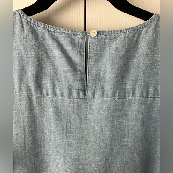 J Crew, Chambray, Tiered, Cap Ruffled Sleeve Dress
Sz 4
Excellent Condition - Picture 6 of 8